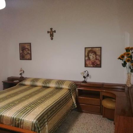 La Terrazza Apartment Chiusi Luaran gambar