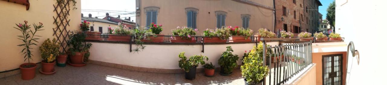 La Terrazza Apartment Chiusi Luaran gambar
