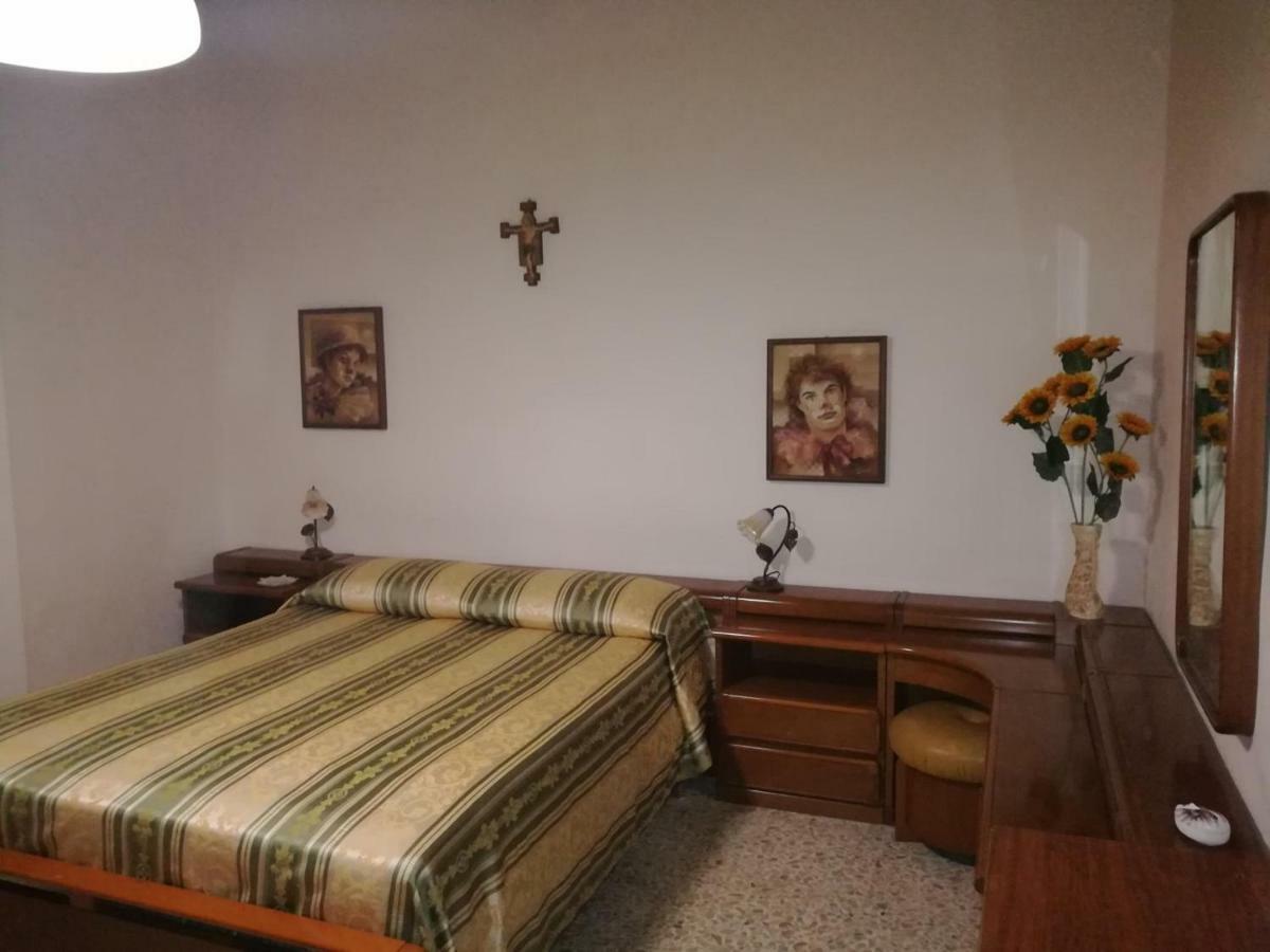 La Terrazza Apartment Chiusi Luaran gambar
