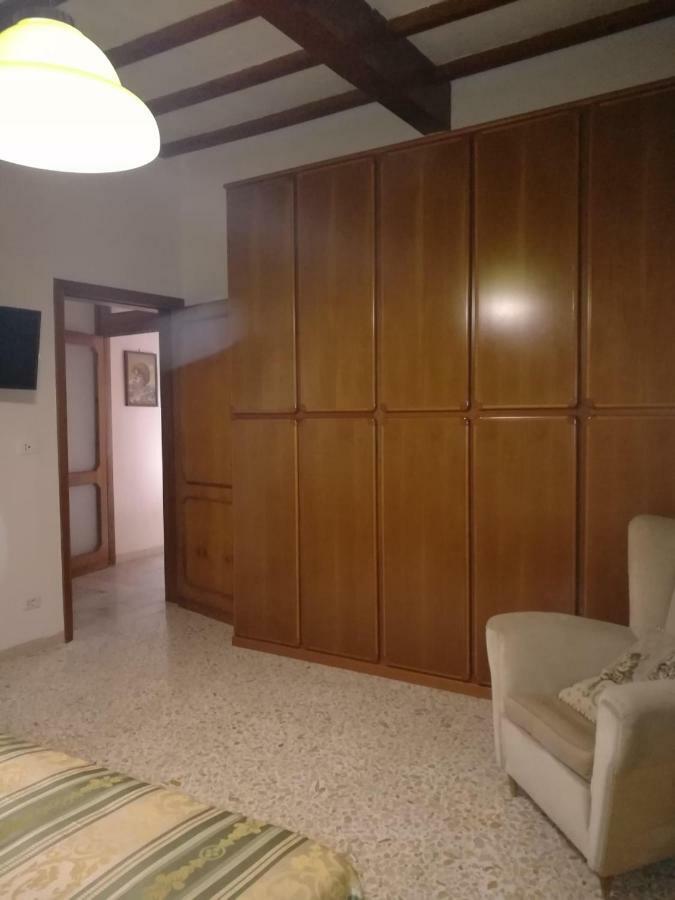 La Terrazza Apartment Chiusi Luaran gambar